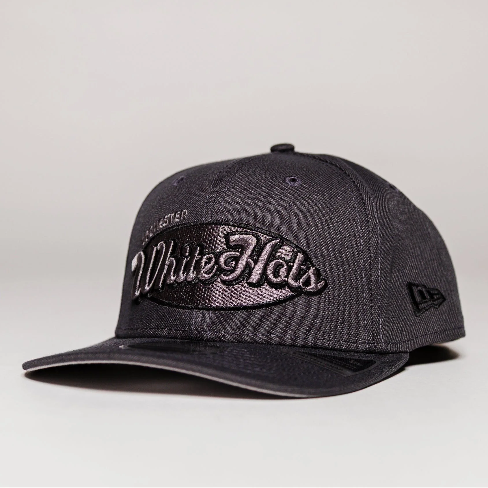 New Era 9SEVENTY White Hots 585 Stretch Snap - Image 2