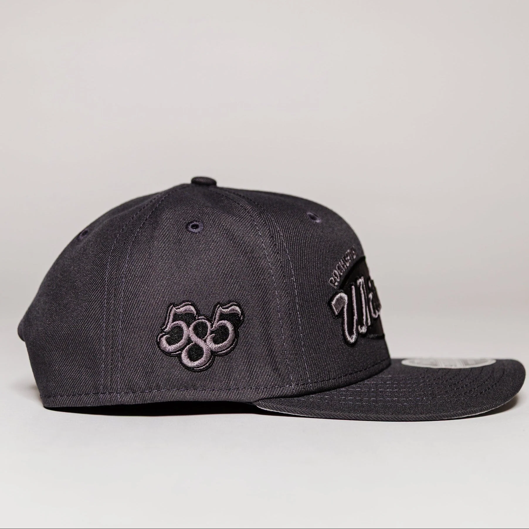 New Era 9SEVENTY White Hots 585 Stretch Snap - Image 3